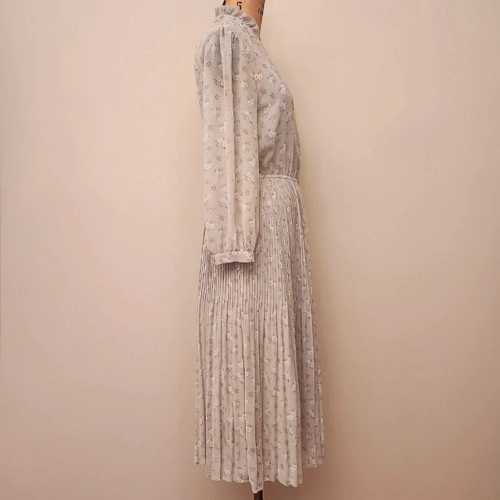 Uniqlo Pleated Chiffon Dress - Picture 5 of 14